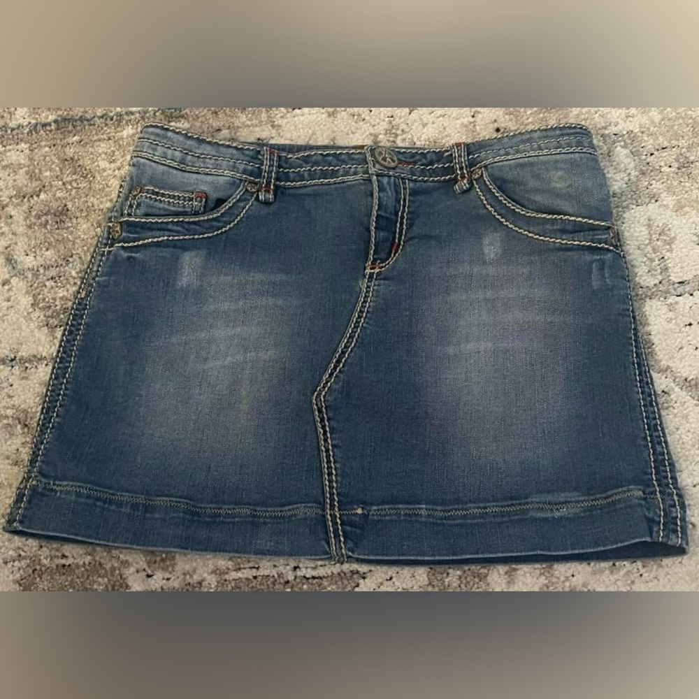 BCBGirls Denim Mini Skirt w/ guitar size 29 (11)